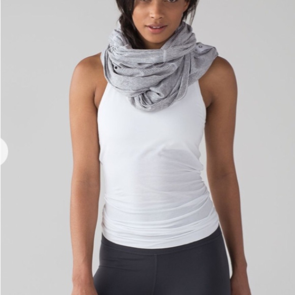 Lululemon Vinyasa Scarf NWOT